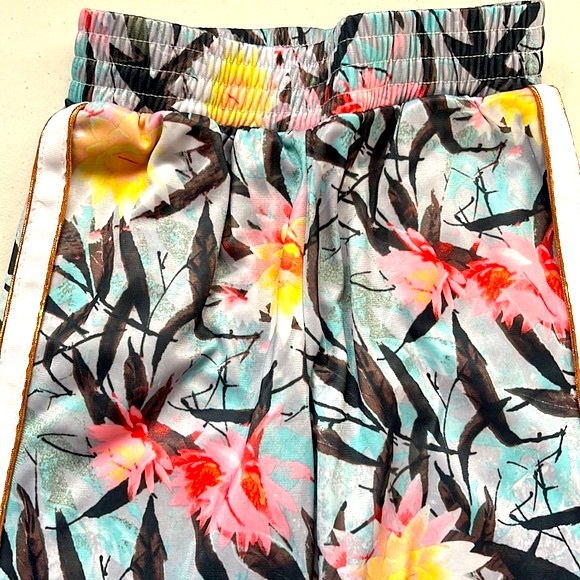 ART CLASS Girls' Size 7/8 Tropical Floral-Print Joggers with Side Stripes - Picture 6 of 7